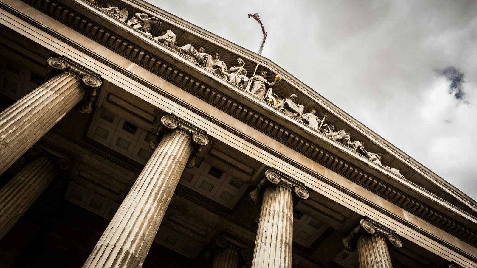 Facing Asset Loss in UK Insolvency? 9 Proven Tactics for Property Investors to Reclaim Control